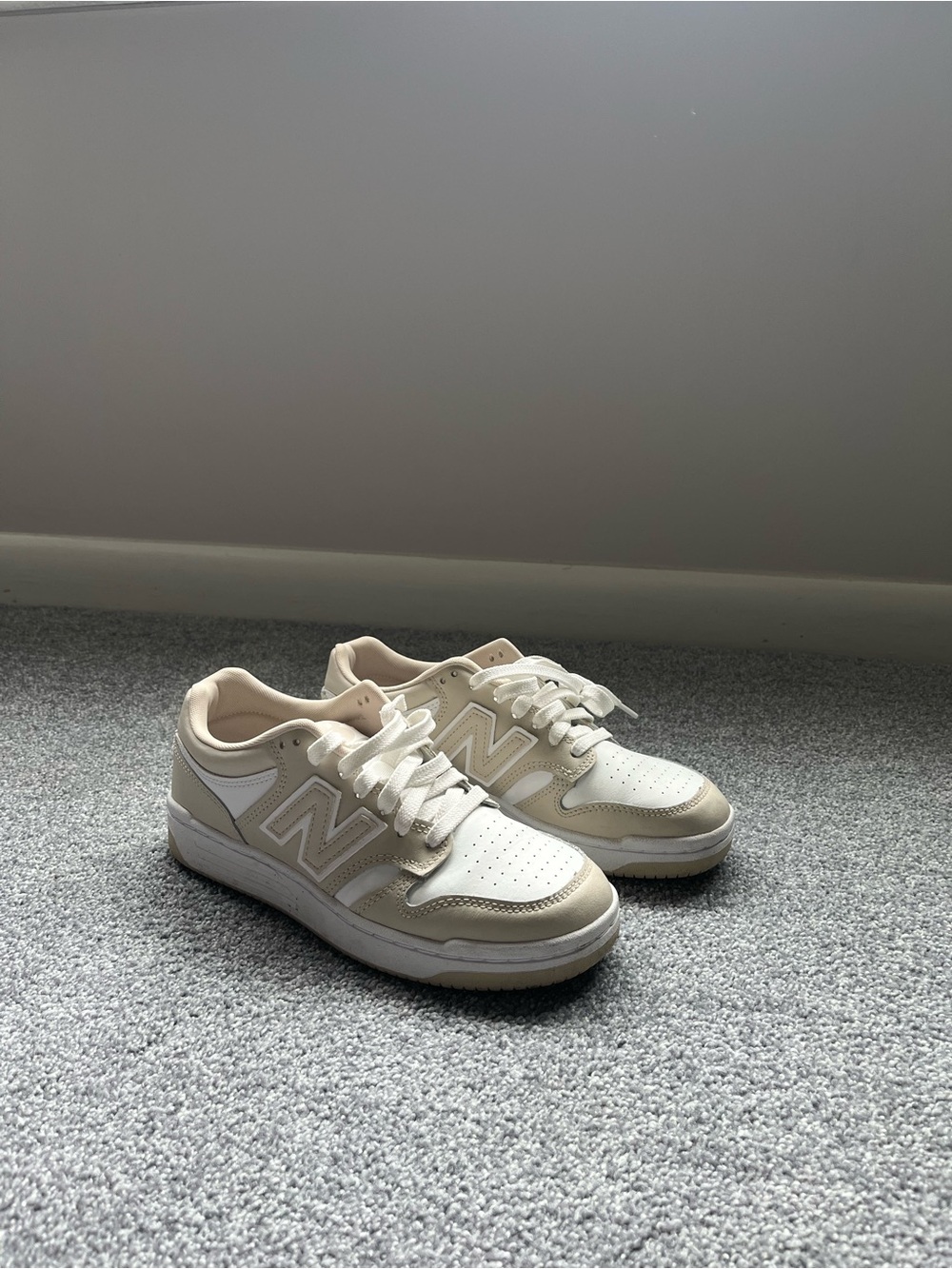 New Balance Cream & White Low-Top Sneakers